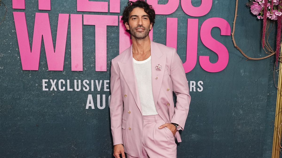Justin Baldoni a Velünk véget ér film premierjén.