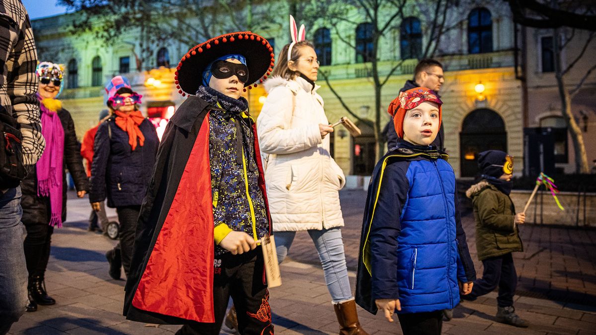 Farsangi felvonulás