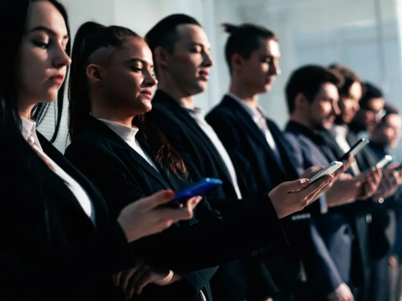 Mi rejlik a „busy culture” mögött?