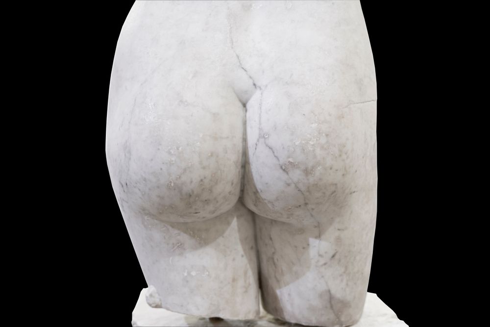 Görög szobor a korabeli nőideál fenekéről. 