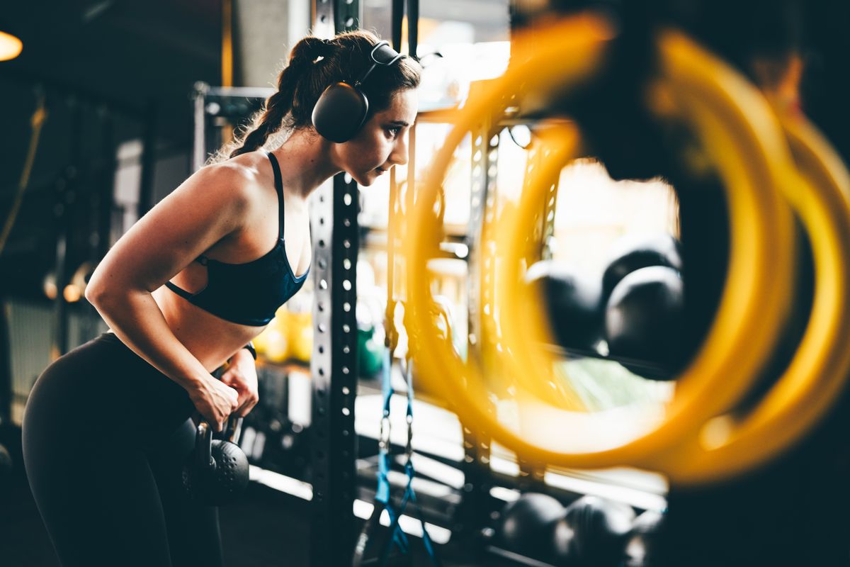 Nem az számít, mennyit, hanem mikor: ezért fontos a súlyzós edzés időpontja