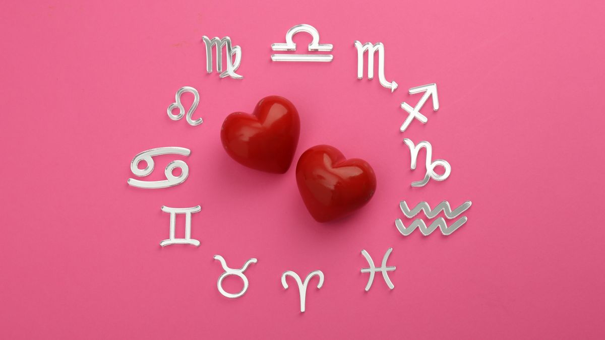 Szerelmi horoszkóp: szívescskék csillagjegyek szimbólumaival körbevéve. "026-ban a szerelmet a scillagok is kedvezően segítik.