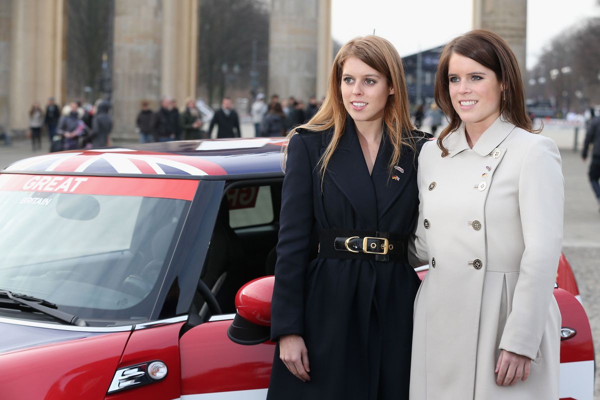 Az Epstein-akták újabb fejezete látott napvilágot: szakértő mondta el, mit kellene most tennie Beatrixnek és Eugéniának.