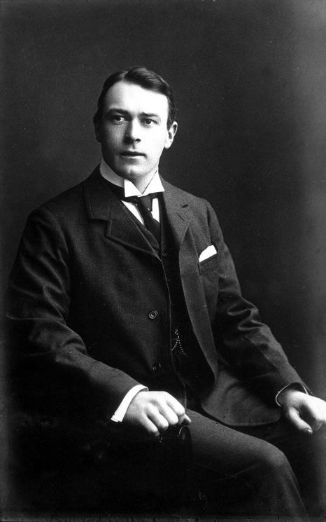 Thomas Andrews a Titanic tervezője.