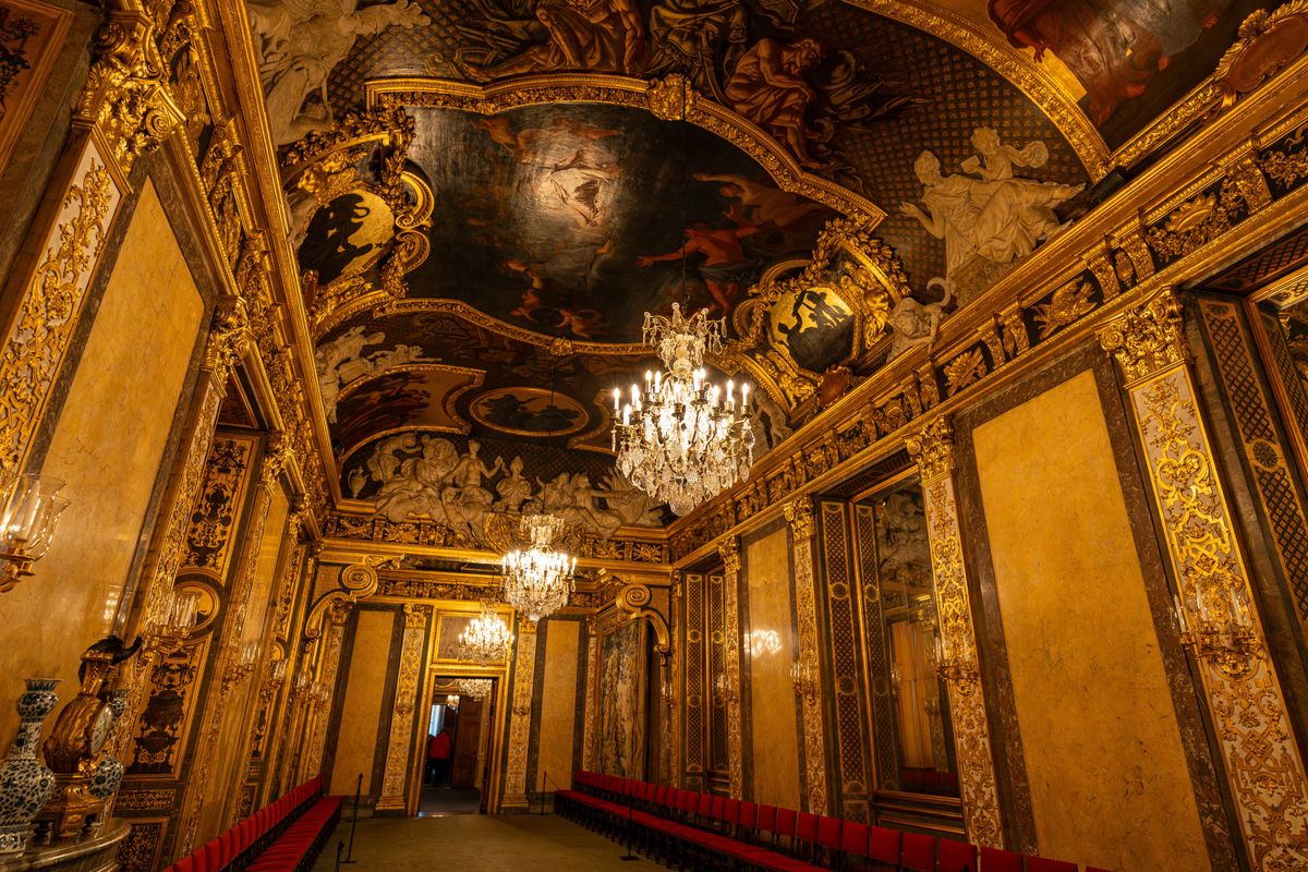 Bridgerton stílus: Díszcsillárok