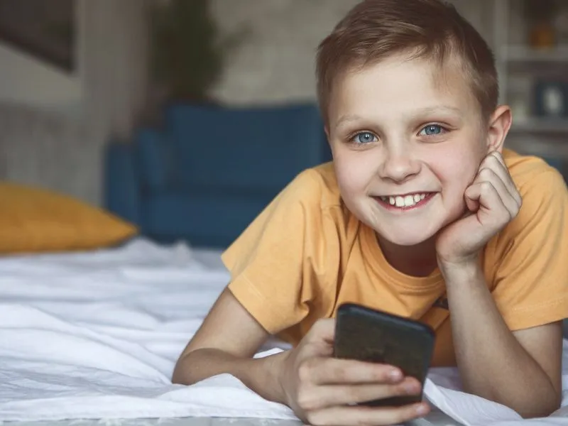 A szülői felügyeleti app segít megvédeni gyermekeinket az online veszélyektől