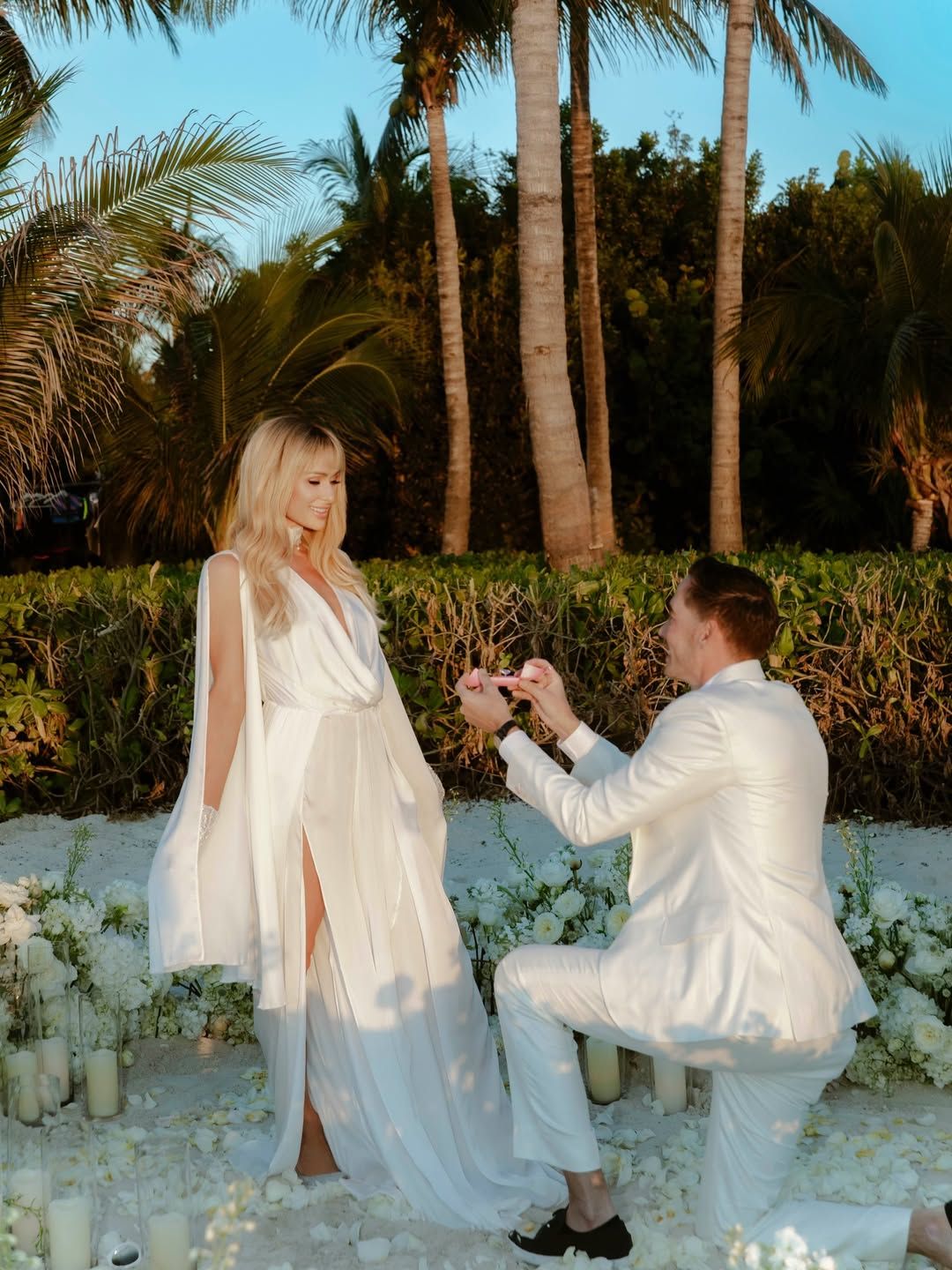 Paris Hilton és férje megújították a fogadalmukat