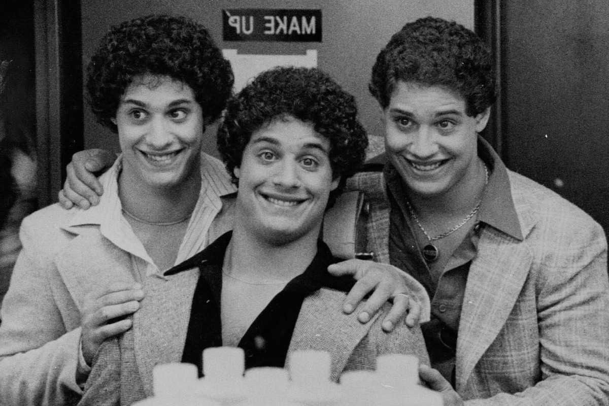 Az ikrek között sokszor megmagyarázhatatlan, mély kötelék él, amely a távolságot és az időt is túléli. Robert, David és Eddy olyanok voltak, mintha egyetlen személy lenne három testben.