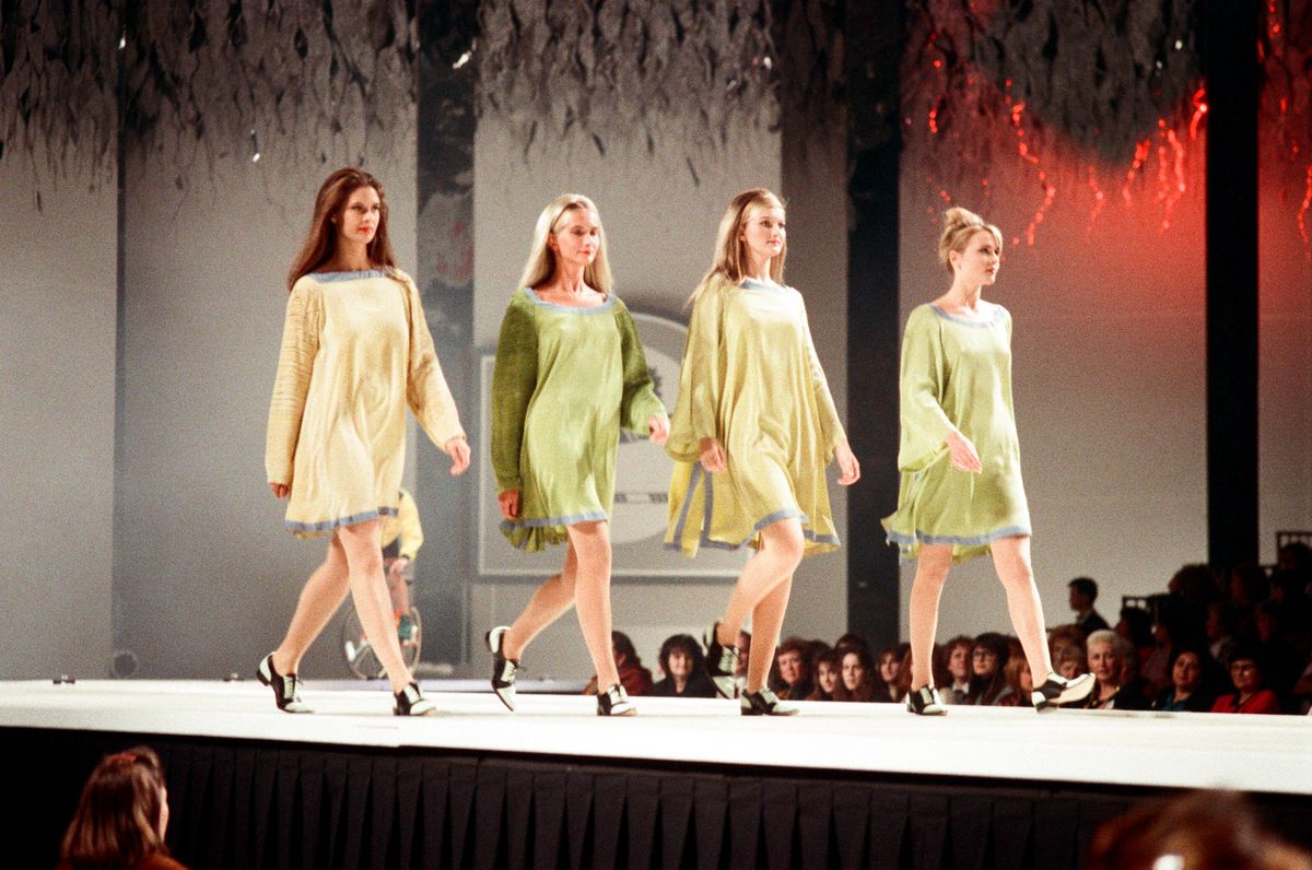 A divatbemutatók története