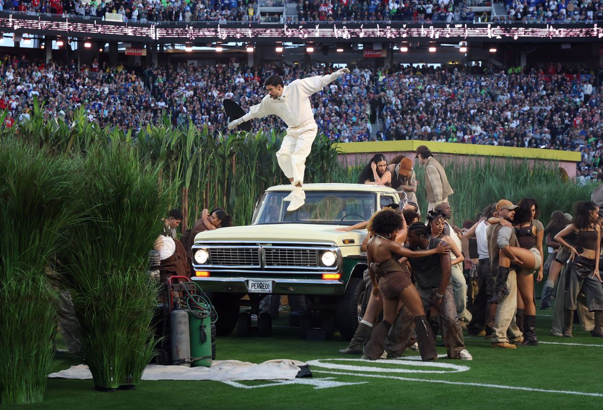 Bad Bunny fellépése a Super Bowl félidei show-jában 2026. február 8-án