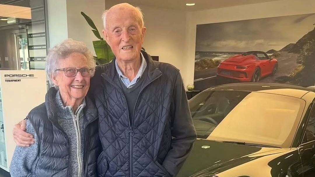 A nyugdíjas házaspár különleges módon ünnepelte 70. házassági évfordulóját.