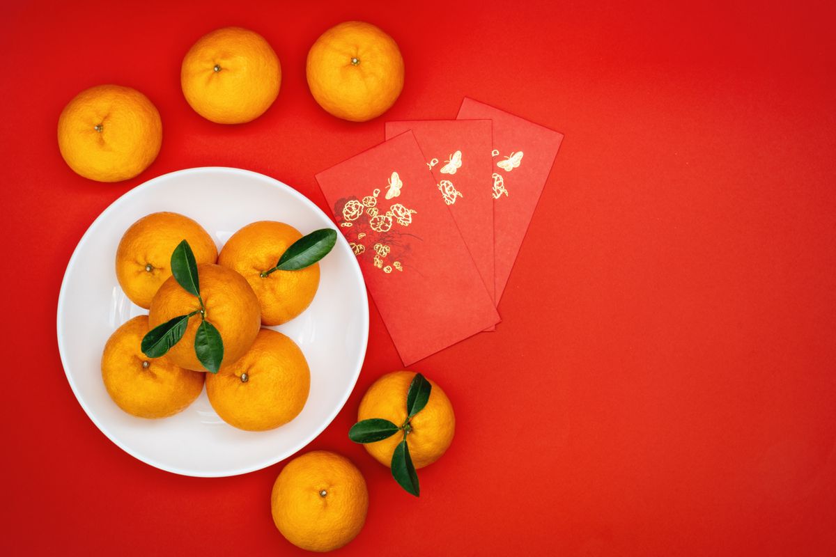 Aranyban gurulás: a holdújév szerencsehozó rituáléja a gazdagságért