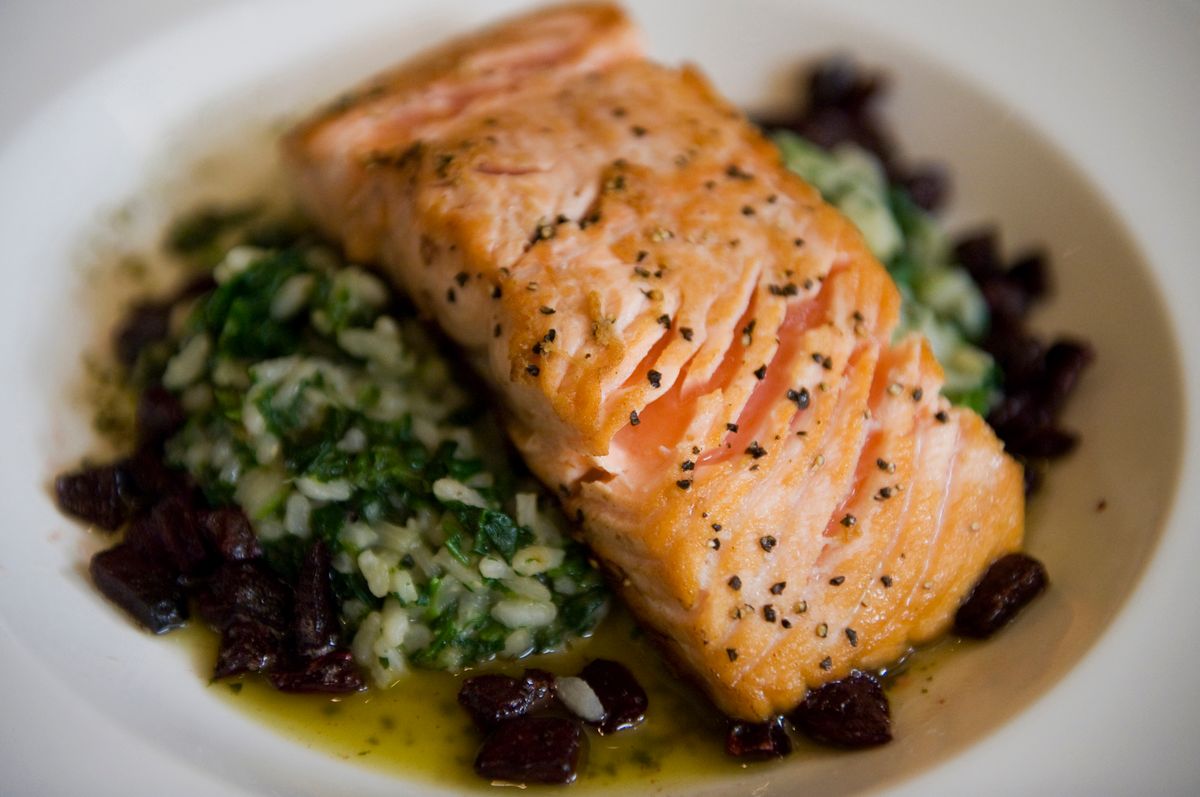 A vörös lazac a magas fehérjetartalmú ételek egyik kiemelkedő képviselője.