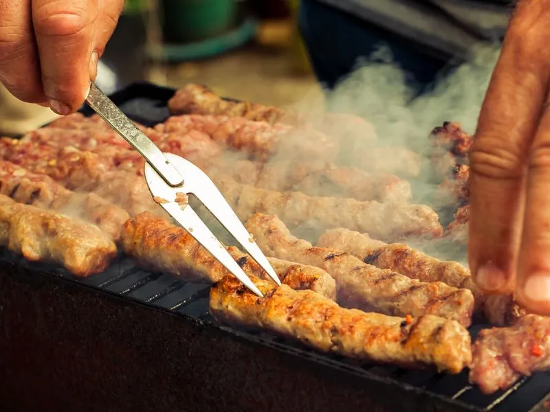 Gasztroturizmus, ezeket kóstold meg a nyaralás alatt. Pljeskavica Szerbiában