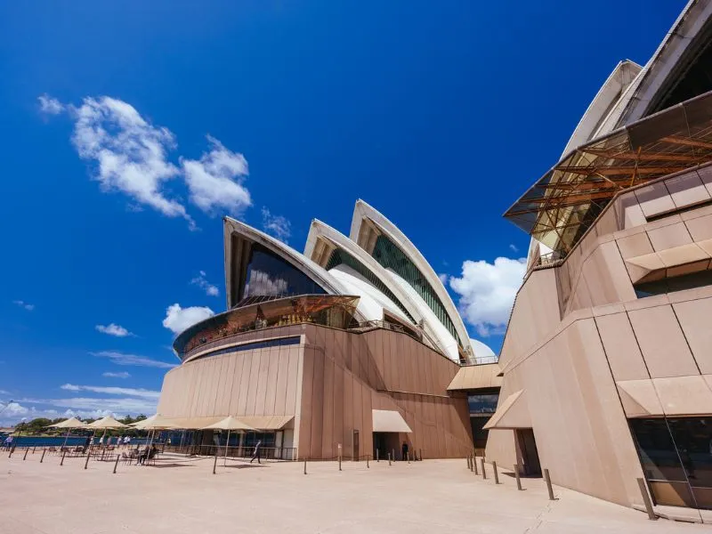 A Sydney operaház története igencsak kalandos, tömegek látogatják a mai napig