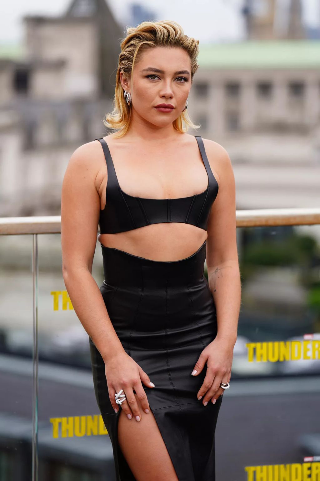 Florence Pugh dekoltázsa