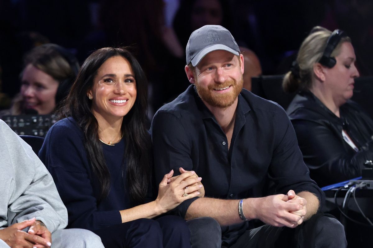 Meghan Markle és Harry herceg a kosármeccsen - A hercegné új frizurát villantott