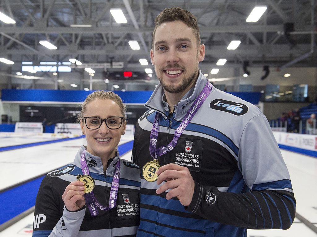 Jocelyn Peterman és Brett Gallant kanadai curlingpáros. Már 4 éve házasok és egy közös gyermekük is született. A házaspár most arra készül, hogy elsőnek versenyezzenek duóként az olimpia színpadán.