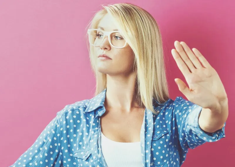 stop nemet mond élbeszakít közbevág