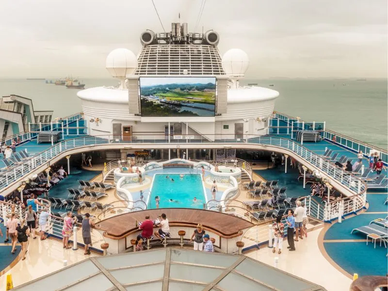 Luxus hajóút, a fedélzeten szórakozási lehetőségek