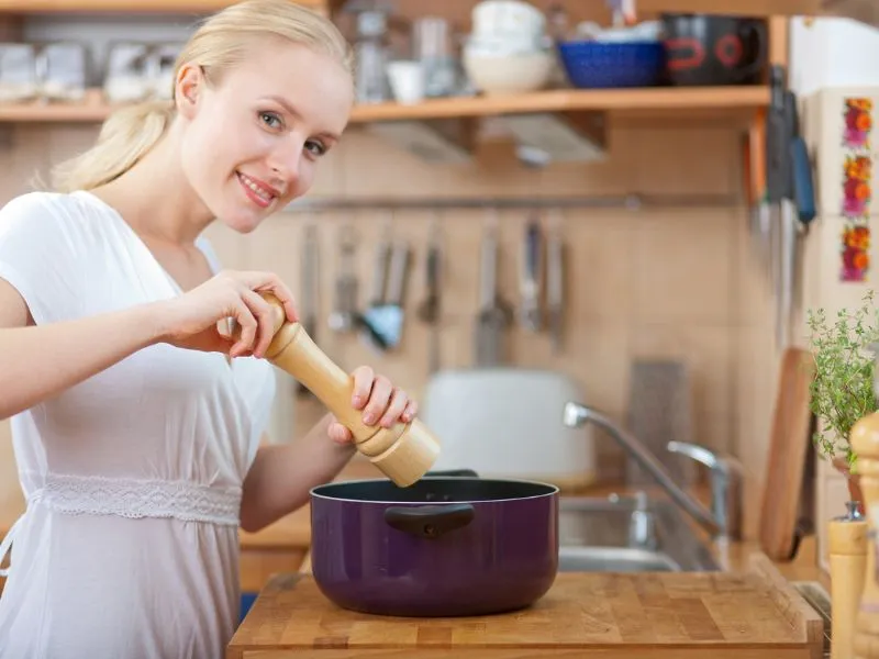 Friss zöldségek és fűszeres csicseriborsó a könnyű vacsorák sztárjai között
