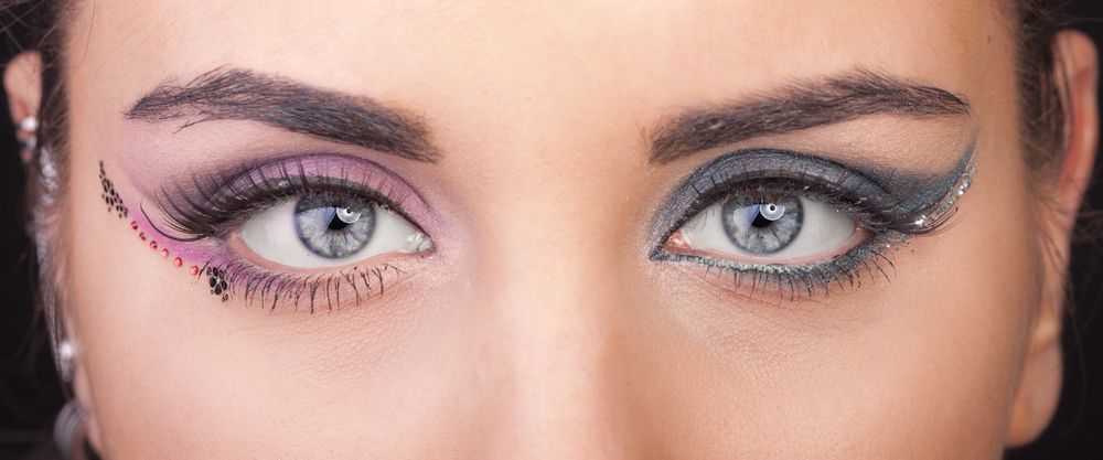 Felemás szemsmink , egyedi megjelenés