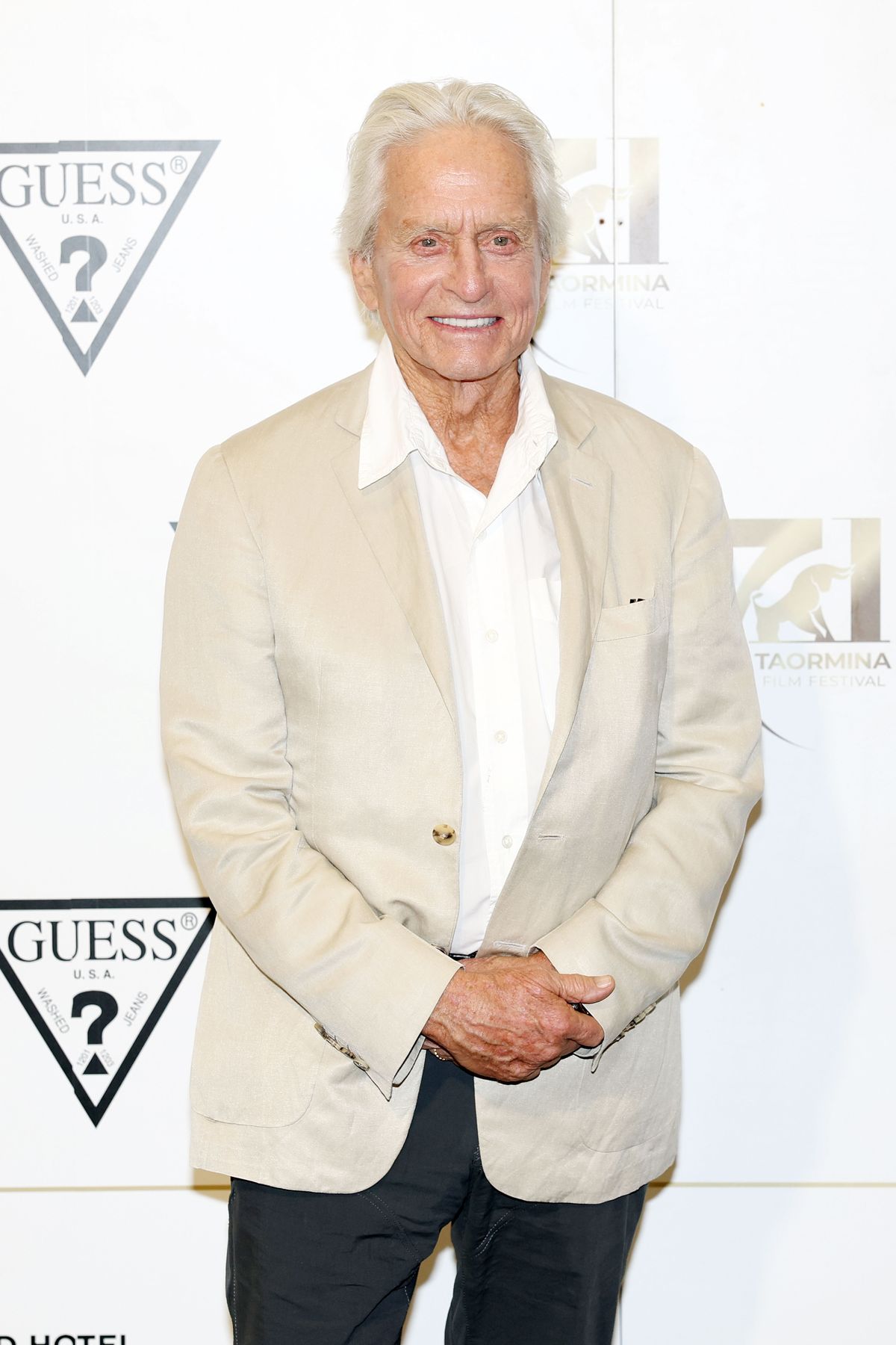 Michael Douglas legyőzte a rákot