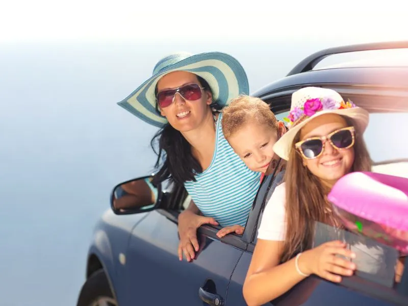 Nyaralás szingli anyagként sokszor nagy kihívás elé állítja a szülőt