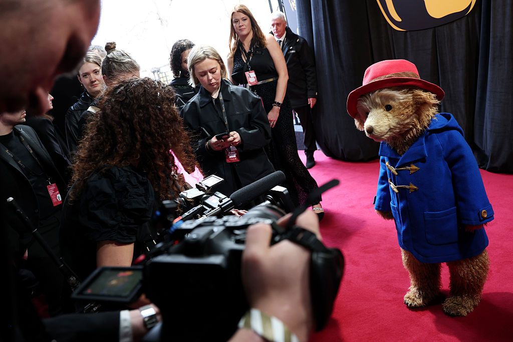 Paddington mackó az újságírók előtt, BAFTA 2026.