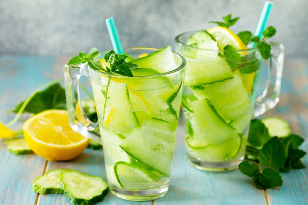 Palvin Barbi is ezt issza a lapos hasért.