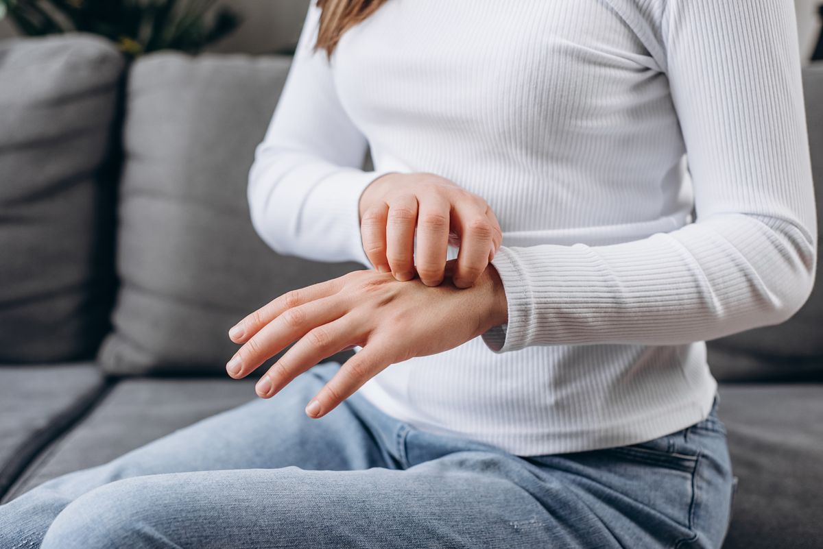 a fémallergia egyik tünete a viszketés