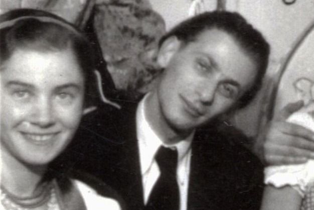 Fanni (14) és Radnóti (17) nagyon fiatalok voltak amikor egymásba szerettek. Természetes része egy ilyen szerelemnek, hogy gondolatban vagy valóságosan is megjelenik valamelyik fél életében egy új vágyódás.