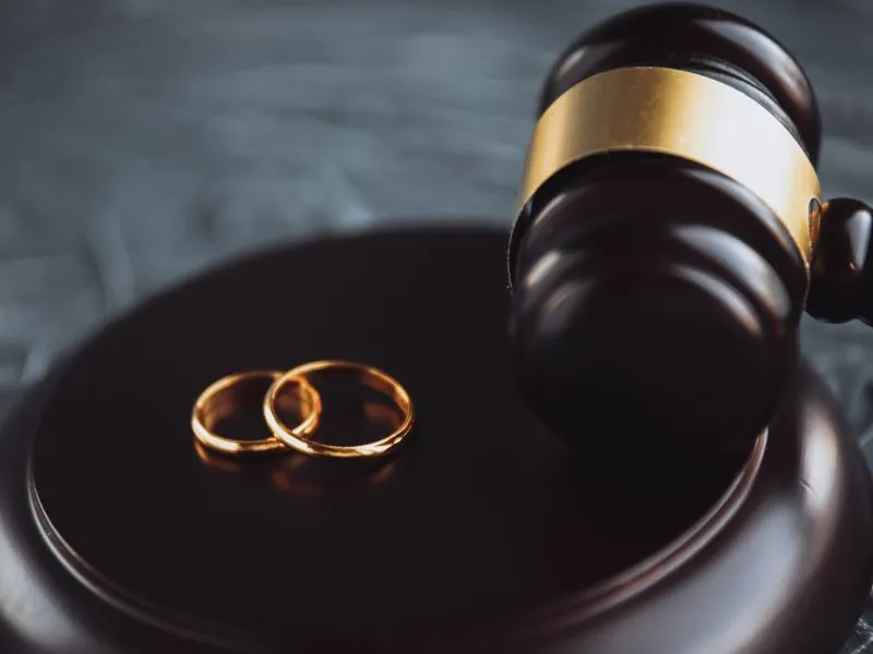 Lelki és gyakorlati nehézségekkel is jár a válás alkoholista férjtől.