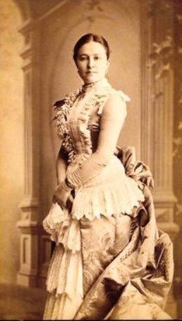 Jászai Mari, – a Nemzeti Színház nagyasszonya és a legnagyobb magyar tragika – 32 éves korában.  