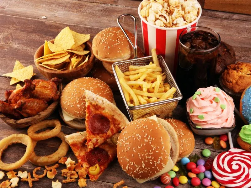 Gyulladáscsökkentő ételek, amelyeket jobb elkerülni