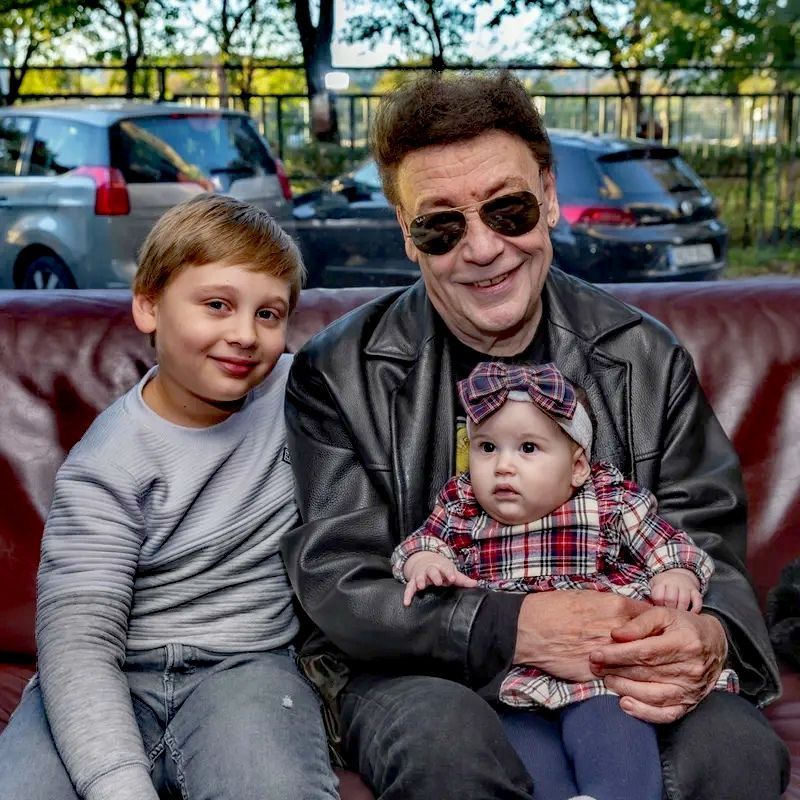 Fenyő Miklós és unokái