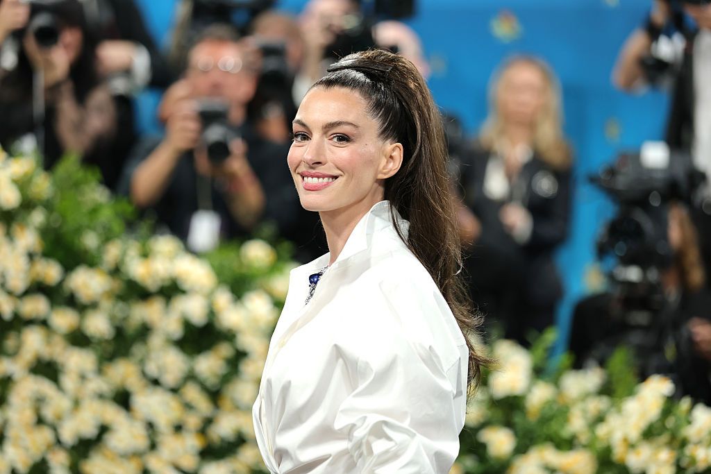  Anne Hathaway a 2025-ös MET gálán