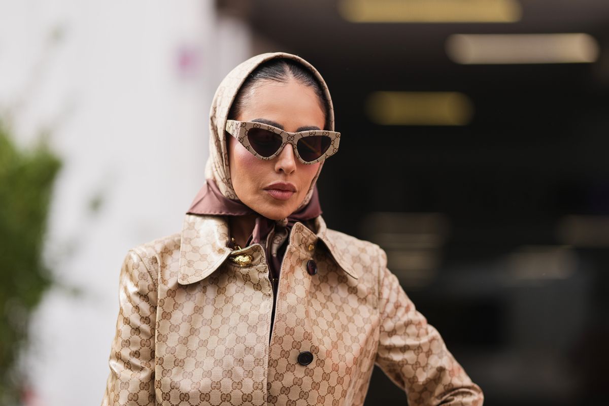 selyemsál fejkendőként