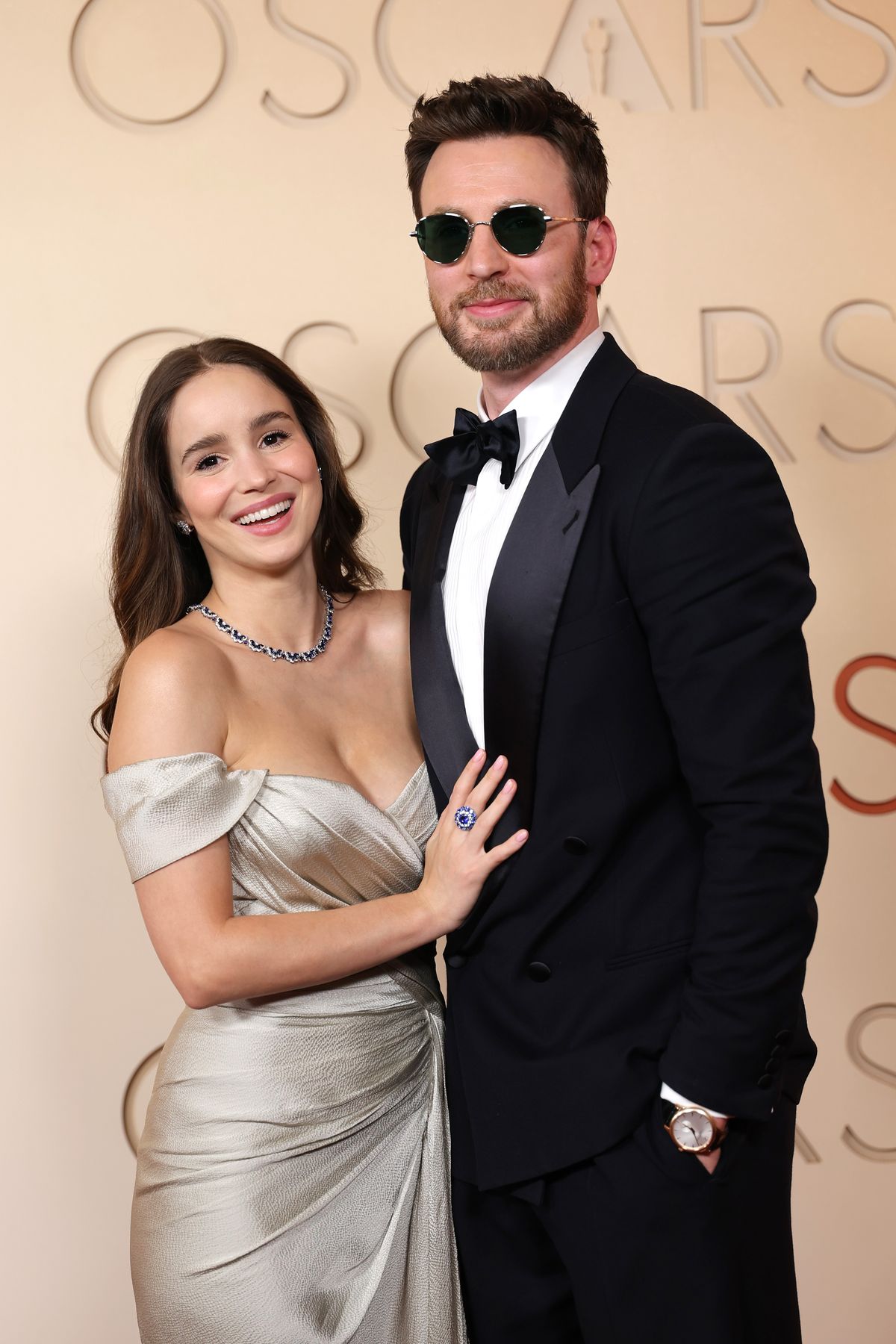 Chris Evans és Alba Baptista a 2026-os Oscar-gálán