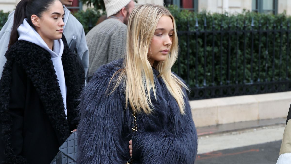 PARIS, FRANCE - JANUARY 27: Harper Beckham is seen during the Haute Couture Spring Summer 2026 as part of Paris Fashion Week on January 27, 2026 in Paris, France. (Photo by Pierre Suu/GC Images)