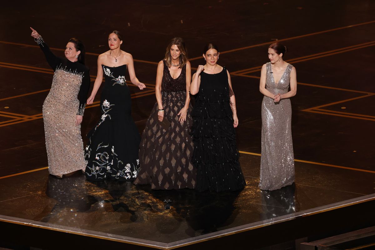 Hollywood, CA - March 15, 2026: Melissa McCarthy, Rose Byrne, Kristen Wiig, Maya Rudolph and Ellie Kemper during the 98th Annual Academy Awards held by the Academy of Motion Picture Arts and Sciences at the Dolby Theatre in Hollywood, CA, Sunday, March 15, 2026. (Robert Gauthier / Los Angeles Times via Getty Images)
