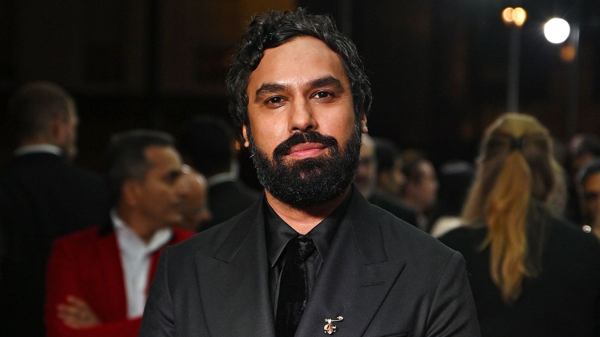 Az Agymenők sztárja névtelenül segít a rászorulókon.