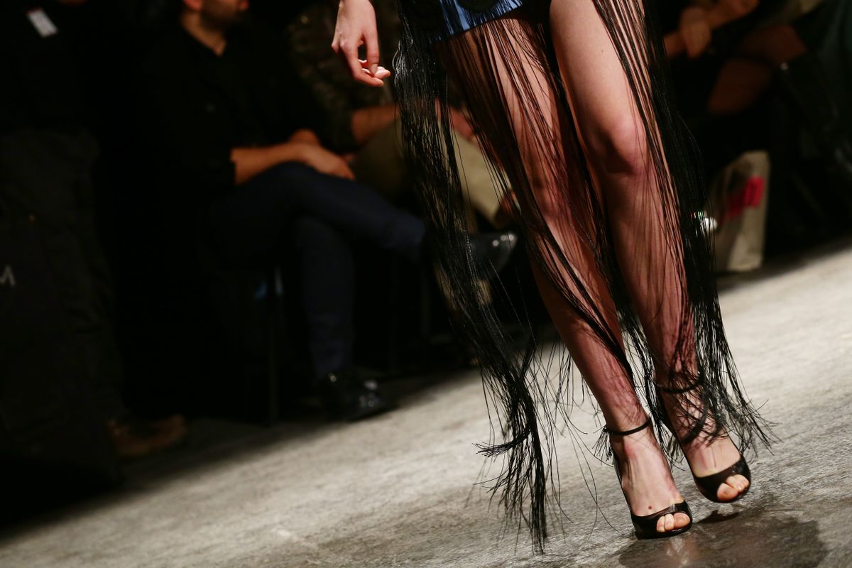 rojtos szoknya a kifutón