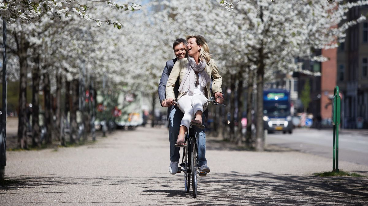 Heti szerelmi horoszkóp 2026. március 16-22.: a Bika legyen megengedőbb, a Halak bátran újítson