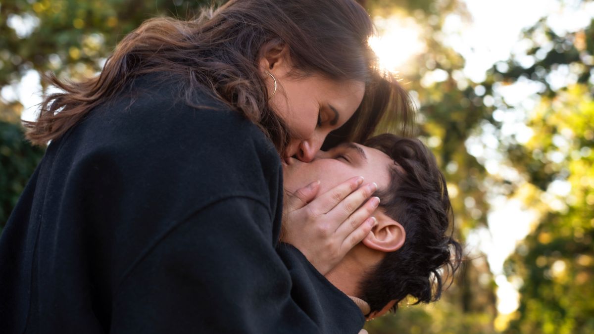 Heti szerelmi horoszkóp 2026. március 23–29.: a Bikák nehéz döntések elé kerülnek, a Vízöntők végre áttörést érhetnek el