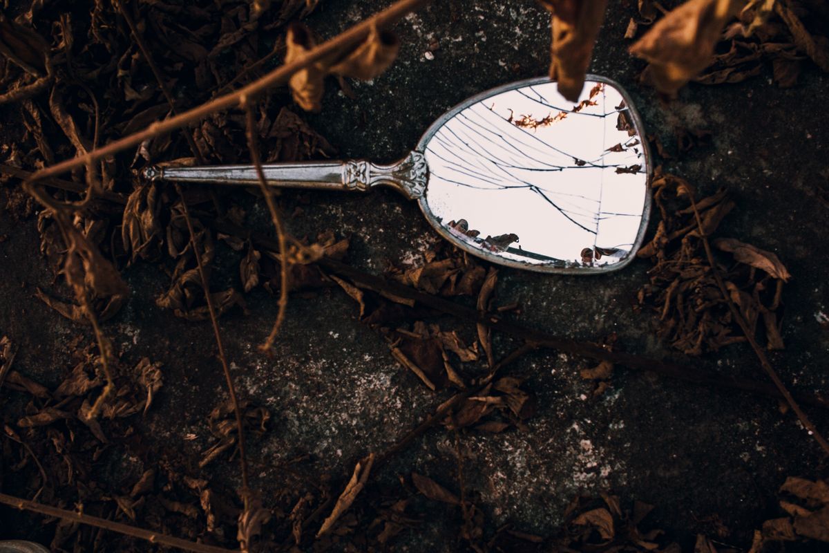 Babonakvíz: a képen 7 év szerencsétlenség van.