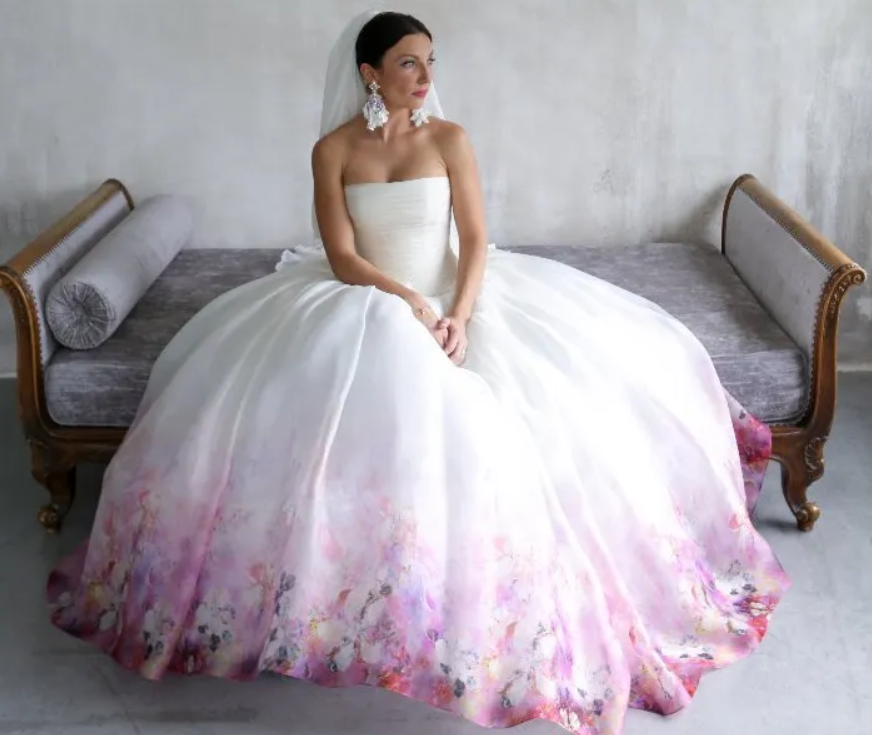 Rúzsa Magdi Daalarna esküvői ruhában. 