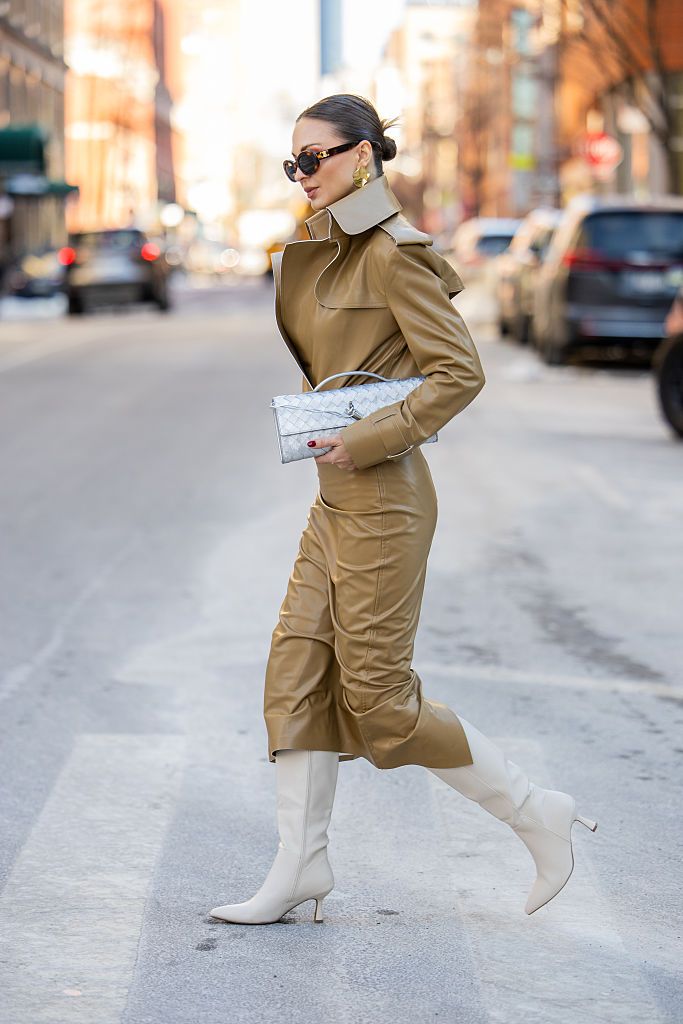 bézs hosszú színes bőrszoknya