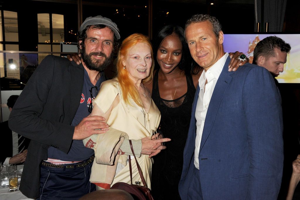Vivienne Westwood Naomi Campbell modellel.