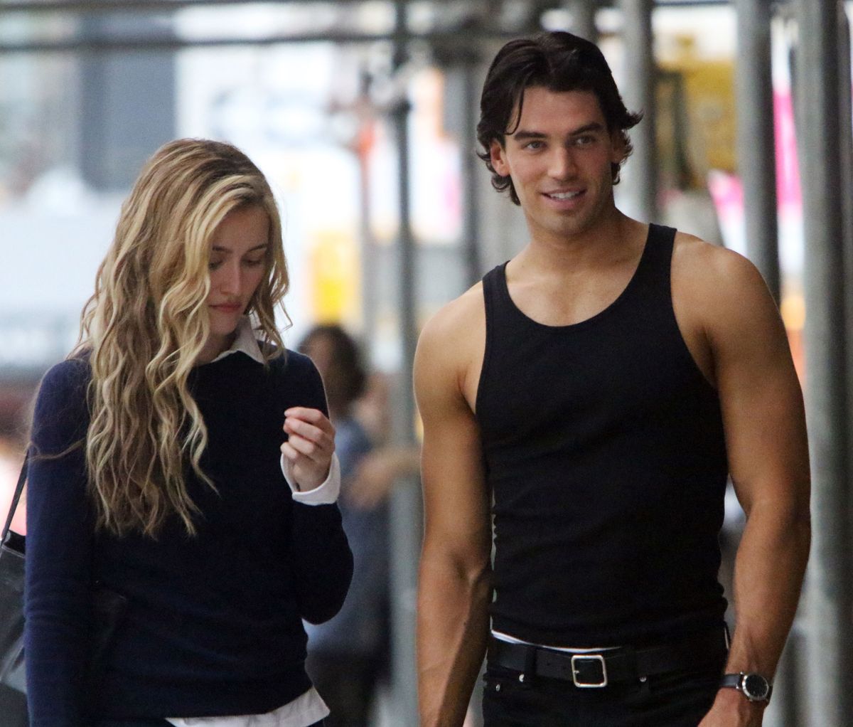 Love Story: John F. Kennedy Jr. és Carolyn Bessette szerepében Paul Kelly és Sarah Pidgeon